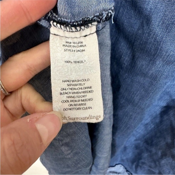 Soft Surroundings Tunic Top Womens LG  Chambray Cold Shoulder Tencel Cottagecore - Picture 5 of 10